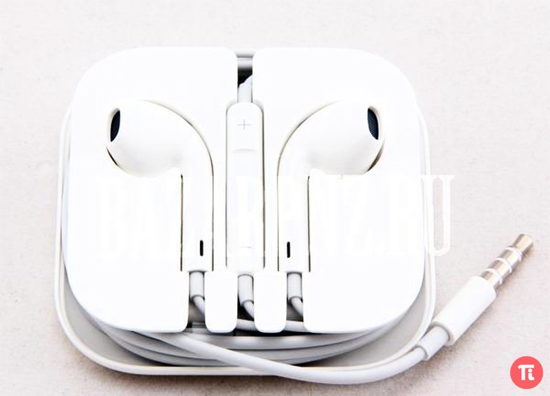 Новые оригинальные наушники EarPods для iPhone 5 только без коробочки.