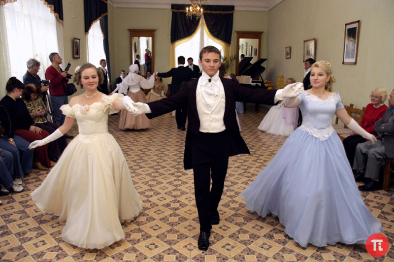 аргентина 1950 танго. танец времена года. танго аргентинское кальгада. вальс втроем. аргентинский танцор танго.